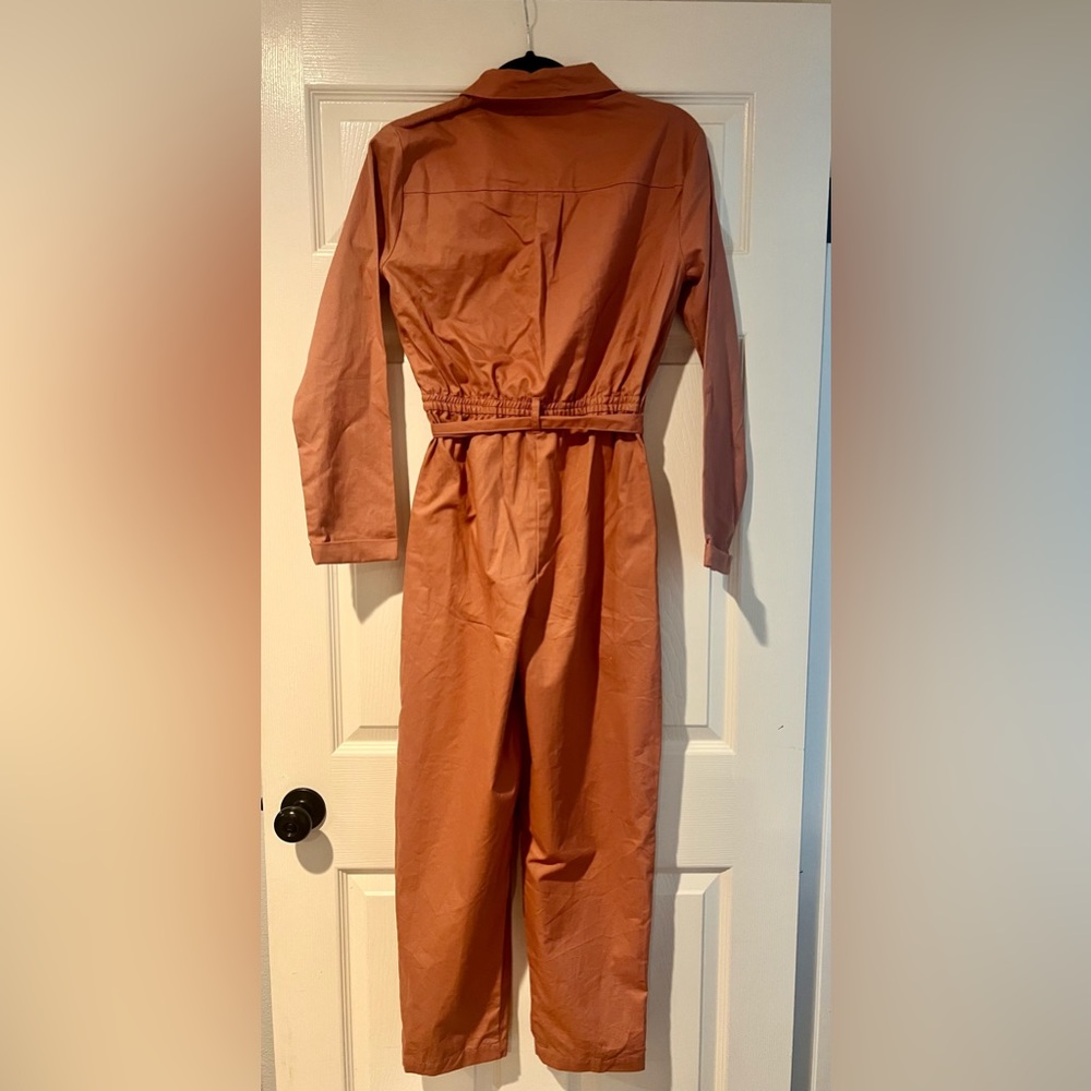 Brand new colar jumper with sleeves, elastic band on the back, Size M